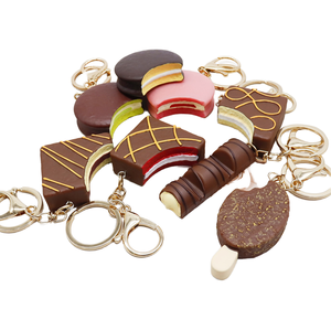 Llaveros de PVC con diseño de miniatura realista de chocolate, helado, pastel y torta, juguetes infantiles, regalo de cumpleaños, bolsa de dibujos animados, ¡los más vendidos! - Product Image 1