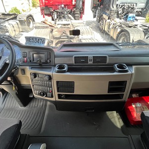 <span class=keywords><strong>Camion</strong></span> tracteur <span class=keywords><strong>MAN</strong></span> TGX 6x2 à 10 roues, utilisé pour le <span class=keywords><strong>transport</strong></span> de marchandises longue distance, cabine ergonomique conçue pour le <span class=keywords><strong>transport</strong></span> de charges partielles - Product Image 5