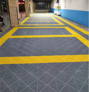 Tapis de drainage carré en plastique PP pour lave-<span class=keywords><strong>auto</strong></span>, idéal pour les ateliers de beauté automobile 4S et les nettoyages de véhicules - Product Image 1