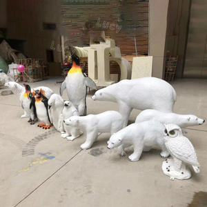 Decoraciones para Fiesta de Invierno, Escultura de Oso Polar, Pingüino y Loro de Resina y Fibra de Vidrio, Estatua Navideña Grande en Venta - Product Image 2