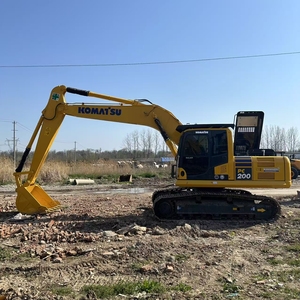 รถขุดตีนตะขาบ Komatsu PC200 มือสองพร้อมเครื่องยนต์ Komatsu สำหรับงานก่อสร้างและเหมืองแร่ มีสินค้าในสต็อก - Product Image 4