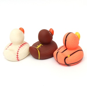 Les fabricants fournissent des jouets en plastique PVC vinyle, y compris des canards en vinyle en forme de rugby et des poupées en vinyle, pour la vente en gros - Product Image 2