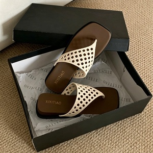 XIXITIAO RTS Tongs de mode ajourées tressées pour femmes, à bout carré et semelle épaisse, style vacances d'été et station balnéaire - Product Image 5