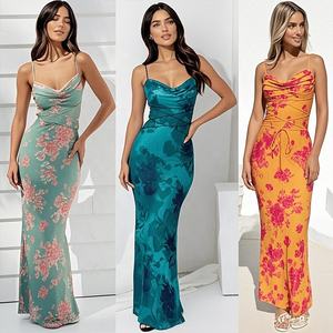 Lote de Vestidos de Mujer de Excedente de Stock, Nuevos, de Verano y Primavera, Casuales y de Noche, Rojos Florales, de Seda, Satén, Terciopelo, Lino, Ajustados al Cuerpo - Product Image 5