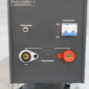 Banc de charge Huazheng HZFD-200A pour tester la capacité réelle des batteries dans les systèmes d'alimentation sans interruption (ASI) avec surveillance des données en temps réel - Product Image 3