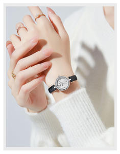 Reloj de Cuarzo para Mujer con Diseño Radiante Redondo, Pequeño, Elegante, Estilo de Cuero, Personalizado de Fábrica - Product Image 2