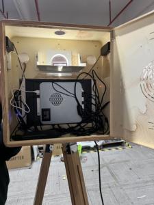 Stampante Fotografica Retro con Schermo Touch da 15.6 Pollici, Supporto Triangolare, Windows 8+256G, Modello 2025 - Product Image 4