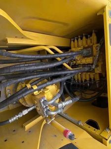 Excavatrices à PC240LC-8 Komatsu 24 tonnes à basse heure | Pelle hydraulique d'origine du Japon pour l'exploitation minière et la démolition - Product Image 6