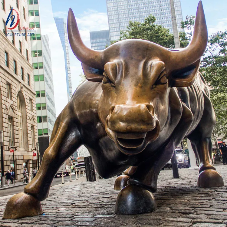 Grande statua del toro di ricarica della via della parete del bronzo fuso del giardino all'aperto