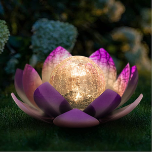 Moderno al aire libre LED flor de loto <span class=keywords><strong>luz</strong></span> <span class=keywords><strong>solar</strong></span> impermeable de metal y vidrio linterna de jardín con patrón de planta formato eléctrico - Product Image 5
