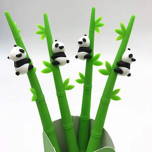 Bolígrafo de Gel con Diseño de Panda, Tinta Negra, 0.5mm, Silicona Verde - Product Image 3