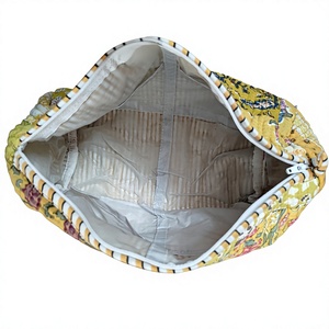 Corn husk clutch pouch Durable makeup pouch wholesale Soft portable puffer bag Lightweight cosmetic caseble Wholesale Make up - Product Image 5