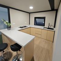 Petite maison conteneur empilable de 40 pieds à assemblage rapide entièrement personnalisée à vendre Mini maisons portables amovibles et adaptées