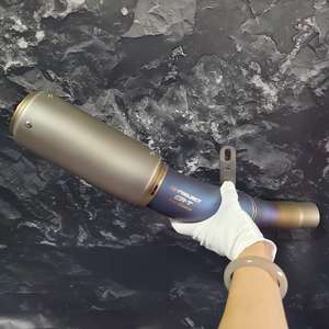 Pot d'échappement de moto en alliage de titane modifié, compatible avec Kawasaki ZX6R modèle 2024 636, disponible en bleu/argent - Product Image 2