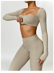 Set Abbigliamento <span class=keywords><strong>Sportivo</strong></span> Personalizzato da Fitness con <span class=keywords><strong>Reggiseno</strong></span> <span class=keywords><strong>Sportivo</strong></span> e Leggings da Yoga Completo da Palestra e Pantaloncini da Yoga <span class=keywords><strong>Senza</strong></span> <span class=keywords><strong>Cuciture</strong></span> da Donna - Product Image 4
