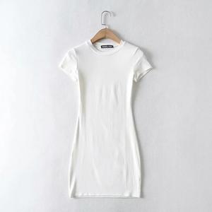 Sac à manches courtes pour femme, vêtements d'été tendance, couleur pure, mode féminine, col rond, slim et décontractée, hanche, robe courte - Product Image 3