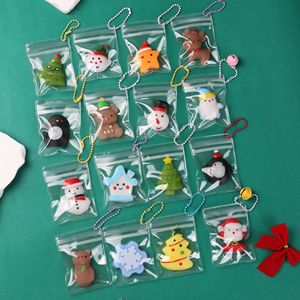 Série de jouets squishy de Noël les plus vendus : Mini sapin de Noël, bonhomme de neige et Père Noël super mignons pour le soulagement du stress - Vente transfrontalière - Product Image 4