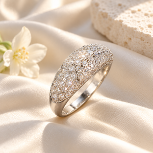 Nuovo Anello di Lusso Classico con Diamanti Sintetici Incastonati, Forma Ellittica Geometrica in Ottone Placcato Oro Bianco, Gioiello da Donna per Matrimonio e Fidanzamento - Product Image 3