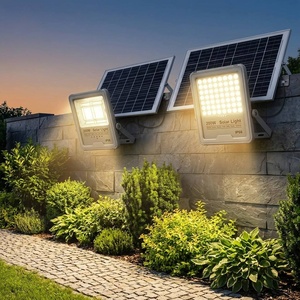 Projecteurs solaires pour jardins extérieurs avec télécommande, LED s'allume automatiquement la nuit pour une utilisation domestique et en extérieur - Product Image 5