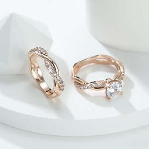 Set di Anelli con Quattro Punte e Pietre Scintillanti per Donne, Fascia Intrecciata, Gioiello Elegante e alla Moda - Product Image 4