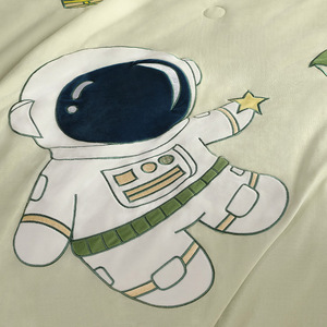 Couette en soie sur mesure pour enfants, broderie astronaute, couette d'été, garnissage 100% soie, poids inférieur à 1 jin - Product Image 1
