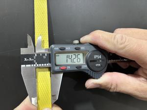 Correa de Embalaje de PP de Alta Calidad de 15 mm, 0.8 mm de Grosor, Polipropileno Reciclado, Superficie Amarilla en Relieve, Totalmente Automática/Manual para Cartón - Product Image 2