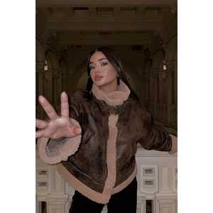 Chaqueta de Mujer con Detalle de Cinturón Marrón - Product Image 3