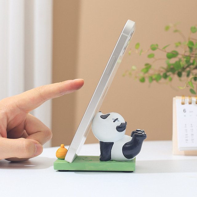 Resin Artistic Hand-painted Cute Cartoon Panda Animal Design Desktop Tablet Support Phone Stand