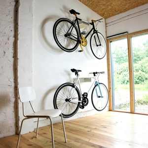 Support mural multifonctionnel moderne en métal noir robuste pour vélos, casques, clés, verrous et autres accessoires de rangement domestiques - Product Image 4
