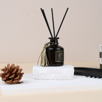 Diffuseur d'arômes d'ambiance pour hôtel, sans flamme, à l'huile essentielle, pour chambre, bureau, bouteille en verre noir avec pompon