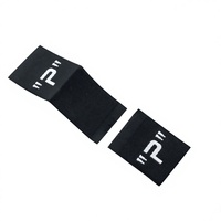 Étiquettes tissées de vêtements en satin personnalisées avec logo de marque Reuners étiquettes promotionnelles en fil de polyester pour vêtement chaussure utiliser des étiquettes de taille personnalisables