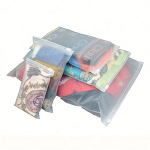 Bolsa de Plástico Esmerilado Personalizada con Cierre de Cremallera y Embalaje Novedoso de PE para Ropa - Product Image 1