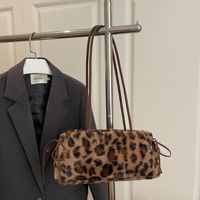 Sac sous le bras à cordon de serrage imprimé léopard, style audacieux inspiré des créateurs, ambiance rétro Y2K, chic et polyvalent, petit sac