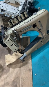 Máquina de <span class=keywords><strong>Coser</strong></span> Industrial Usada Union Special 35800, Máquina para Dobladillar Jeans - Product Image 4