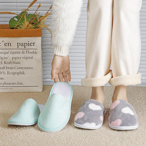 รองเท้าสลิปเปอร์แบบใช้แล้วทิ้งสำหรับโรงแรม น้ำหนักเบา ผลิตจากผ้ากำมะหยี่  สำหรับทุกเพศ  กันลื่น นุ่มสบาย ทำจากวัสดุ EVA เหมาะสำหรับฤดูใบไม้ผลิและฤดูร้อน  ด้านบนเป็นผ้าเทอร์รี่ - Product Image 5