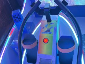 Machine <span class=keywords><strong>de</strong></span> <span class=keywords><strong>jeu</strong></span> d'arcade d'aviron à 2 joueurs Simulateur <span class=keywords><strong>de</strong></span> <span class=keywords><strong>course</strong></span> <span class=keywords><strong>de</strong></span> bateaux à pièces LED Motion Ride Interactive Game for Amusement Park - Product Image 5