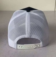 Casquettes de camionneur promotionnelles avec impression de LOGO sur le devant, matière 100% polyester/coton, dos en maille, fermeture snapback.