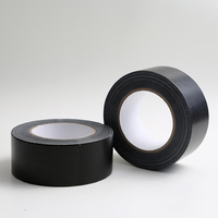 Ruban adhésif multi-usages robuste gris, noir, blanc de 2 pouces (50 mm) pour l'étanchéité des cartons et le gainage des tuyaux