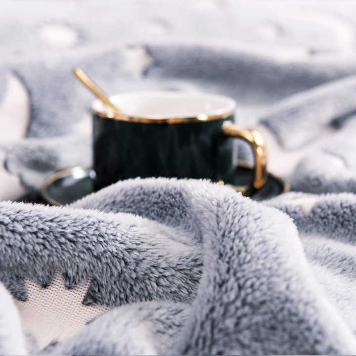 100%polyester Fuzzy Throw Blanket Super Soft Flannel Fleece Blanket Cozy Glow in the Dark Blanket With Star Moon
