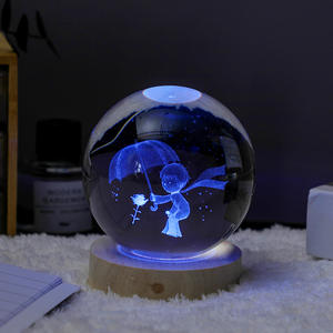Ventas calientes Bola de cristal con base de madera Patrón personalizable Bola de cristal Atmósfera Luz Bolas de cristal 3D - Product Image 3