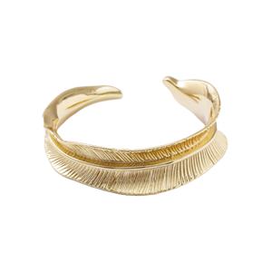 2024 bracelet européen femmes sens avancé exagéré conception de feuille tridimensionnelle sculpté style rétro élégant bracelet - Product Image 1