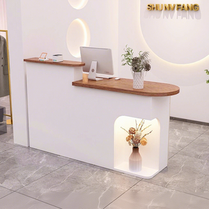 Mostrador de Recepción Redondo con Forma de Arco para Tienda de Ropa, Estilo Crema, Pequeño y Ligero, para Salón de Belleza - Product Image 1