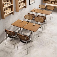 Ensemble de table à manger en bois massif moderne avec pieds en métal pour café, restaurant, hôtel, salon - Durable et facile à nettoyer