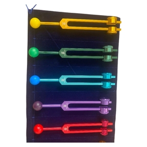 Ensemble de Diapasons Thérapeutiques en Aluminium Coloré de Qualité Supérieure, 8 Pièces, pour la Thérapie Sonore en Gros - Product Image 3
