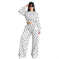 Ensemble cargo streetwear pour femme avec logo personnalisé, haut à manches longues à fermeture éclair et col à revers, pantalon cargo multi-poches avec cordon de serrage, tenue tendance en 2 pièces