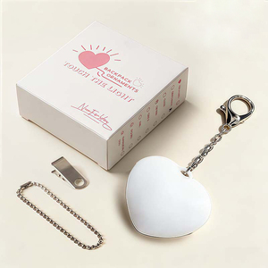 Nueva Linterna Recargable en Forma de Corazón con Llavero Táctil, Accesorio para Bolsos, Colgante con Luz LED, Llavero con Luz Nocturna - Product Image 5