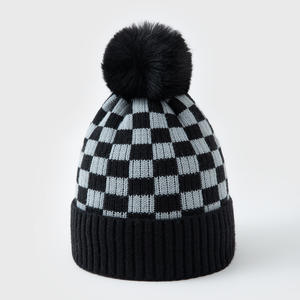 Bonnet en tricot jacquard à carreaux en acrylique épais et chaud de haute qualité, noir et <span class=keywords><strong>blanc</strong></span>, <span class=keywords><strong>avec</strong></span> pompon et impression numérique - Product Image 5