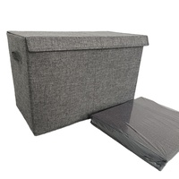 Le couvercle de l'organisateur de vêtements peut être amovible, pliable, en tissu non tissé, imperméable, écologique, durable, de forme carrée.