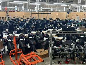 จักรยานไฟฟ้า <span class=keywords><strong>LeYuan</strong></span> 3 สปีด รุ่นปี 2025 สำหรับในเมือง  มอเตอร์ดุมล้อหลัง 48V  หน้าจอดิจิตอล ระยะทาง >60 กม. เหมาะสำหรับการเดินทางในเมืองทุกวัน - Product Image 4