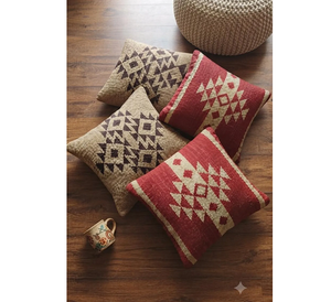 Housse de coussin artisanale style sud-ouest, motif géométrique losanges tribaux, rouge rouille, beige, gris, mélange de coton, décoration bohème pour la maison - Product Image 1